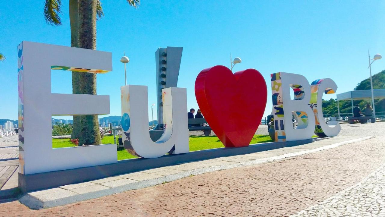 Na Av Atlantica Com Ar Condicionado Apartamento Balneário Camboriú