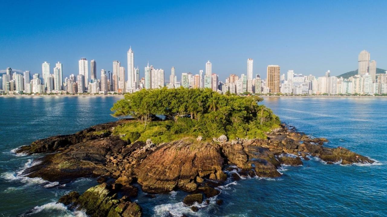 Na Av Atlantica Com Ar Condicionado Apartamento Balneário Camboriú
