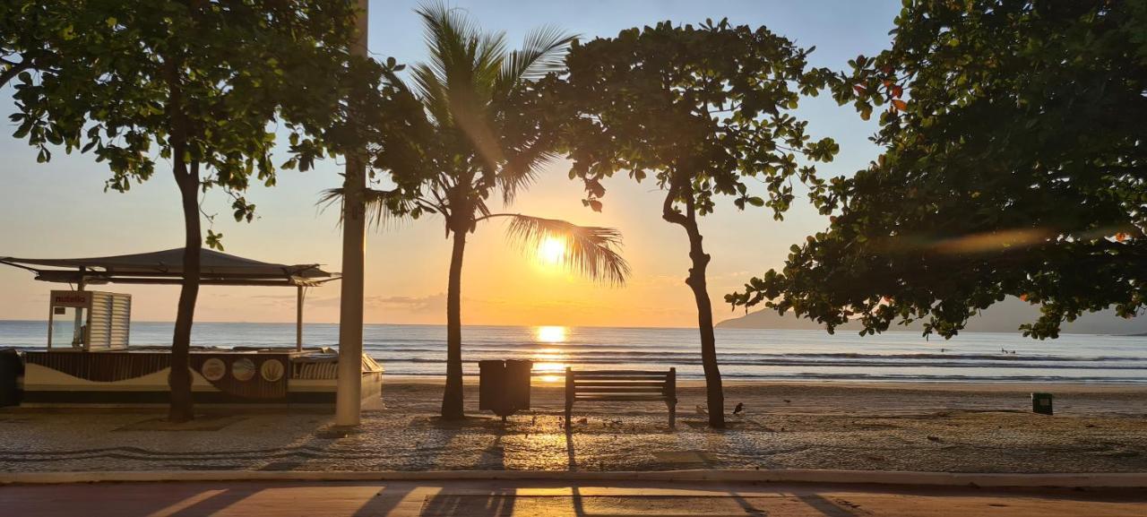 Na Av Atlantica Com Ar Condicionado Apartamento Balneário Camboriú